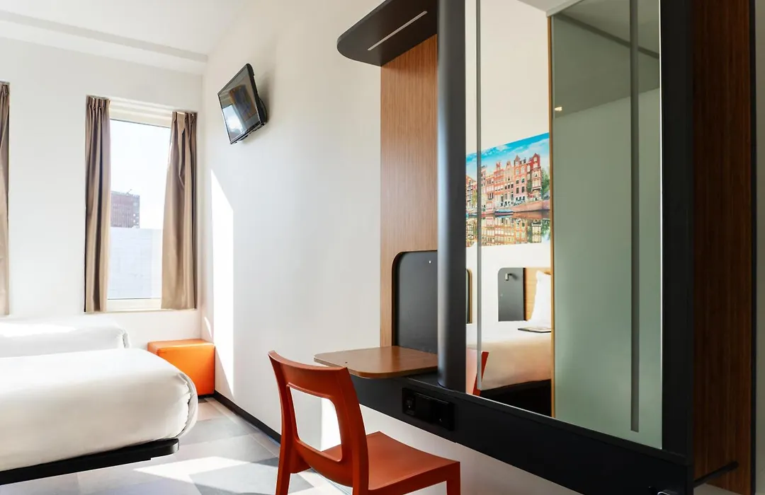 Easyhotel Amsterdam Arena Boulevard-1